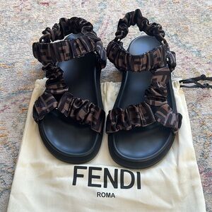 Fendi feel sandal
